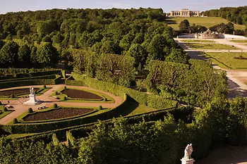 Schönbrunn Palace Gardens with view of Gloriette