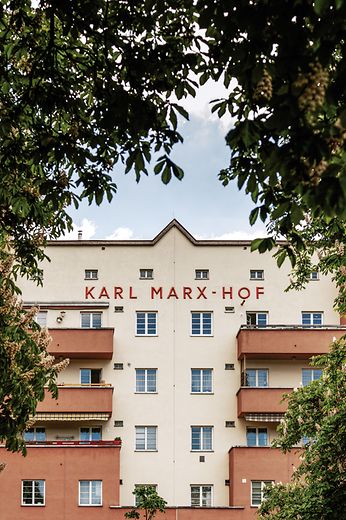 Karl Marx Hof, exterior view